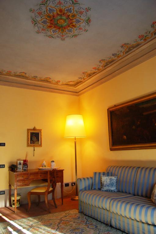 Bed and Breakfast Palazzo Tucci Residenza D'Epoca Lucca Zimmer foto